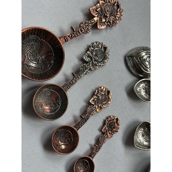 Set of 2 Vintage Pewter 8 Measuring Spoons Sunflowers And Hearts Silver & Bronze - Picture 3 of 8